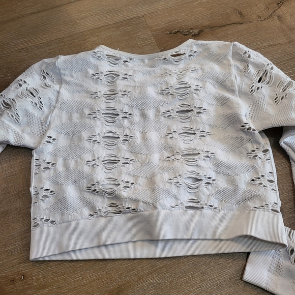 Urban Outfitters Out from Under White Cropped Distressed Shirt M/L - Picture 2 of 7